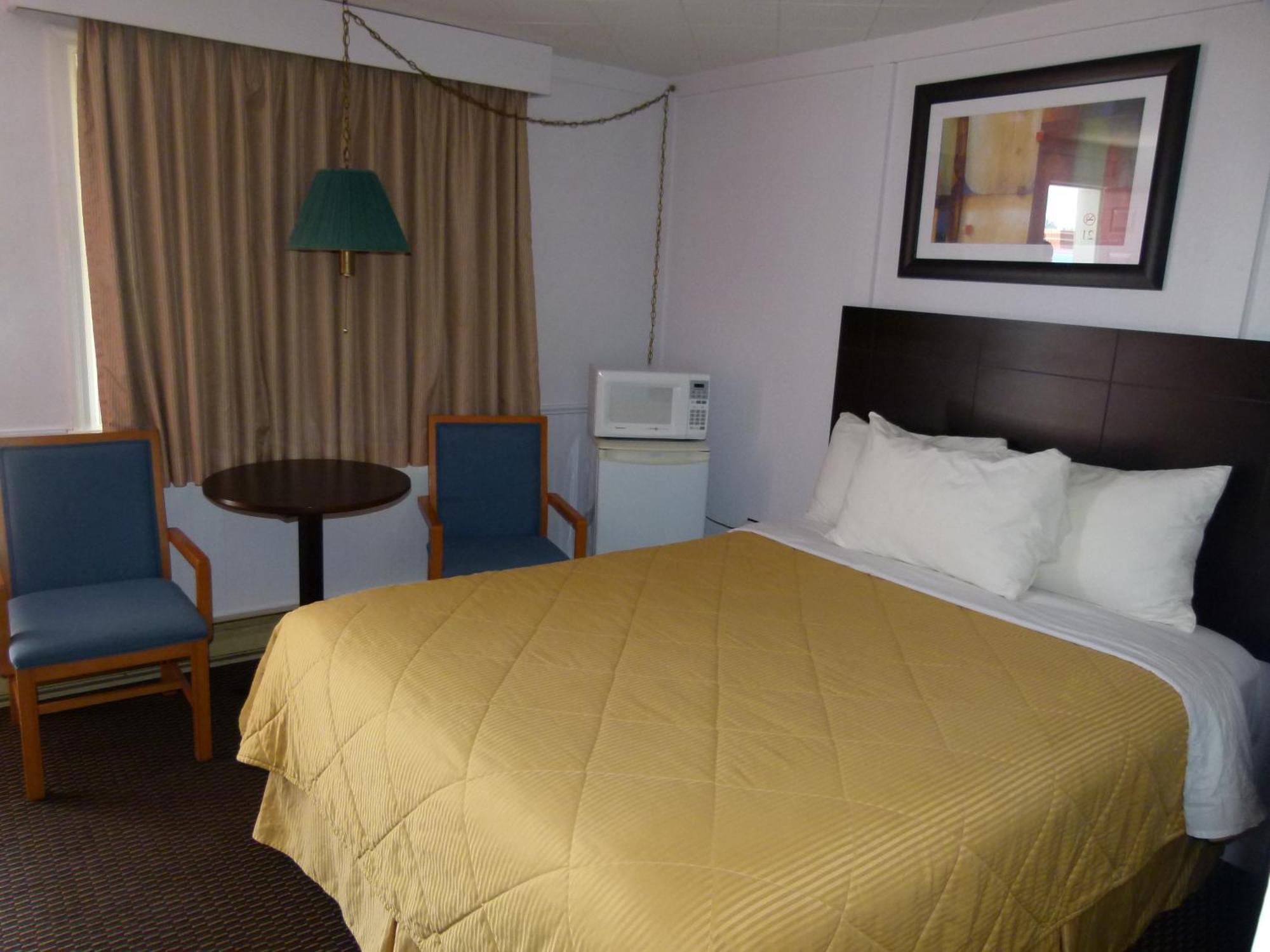 Country Squire Motel Arnprior Room photo