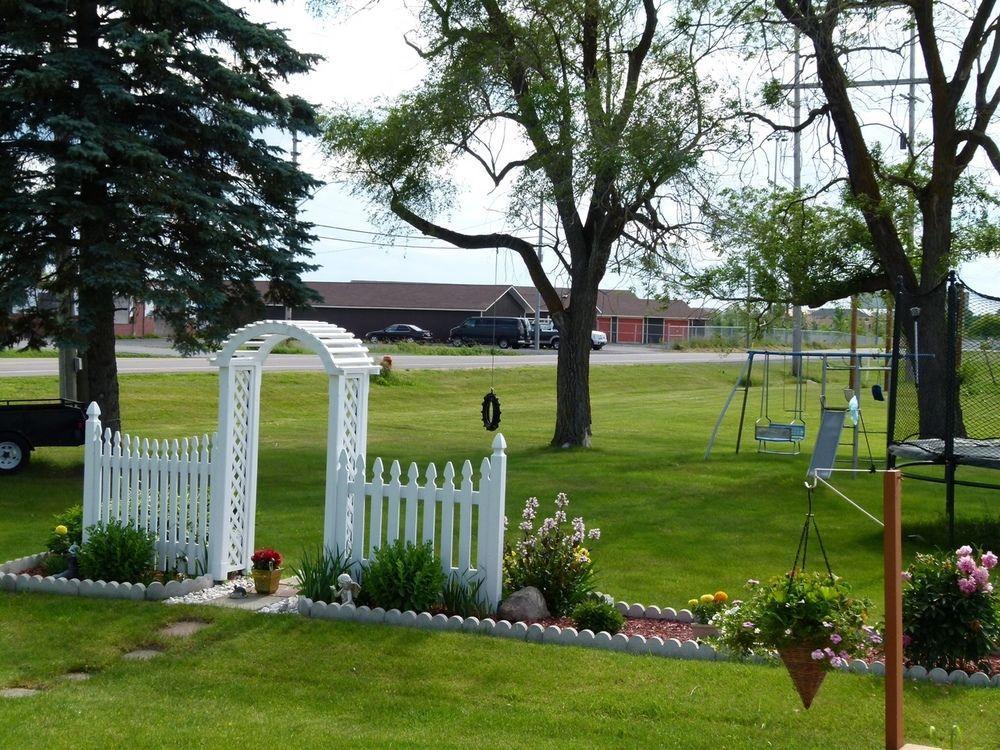 Country Squire Motel Arnprior Exterior photo