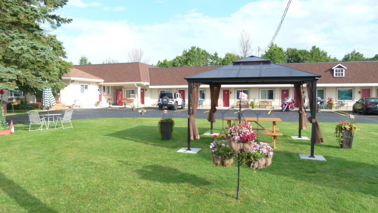 Country Squire Motel Arnprior Exterior photo